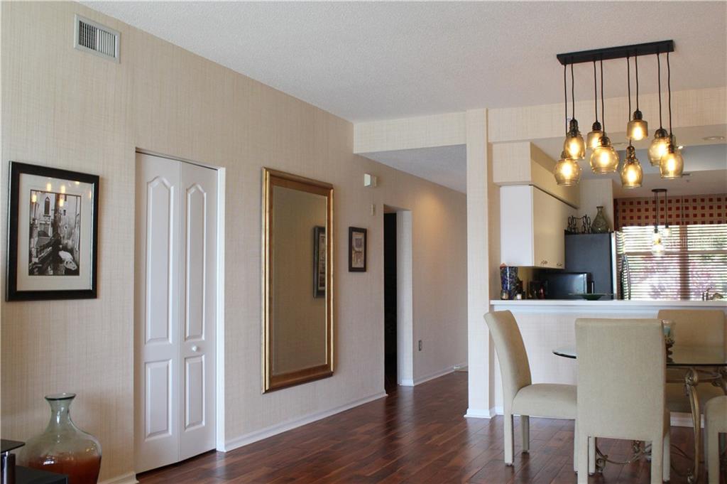 VERANDA 2 AT HERITAGE OAKS - Residential Lease