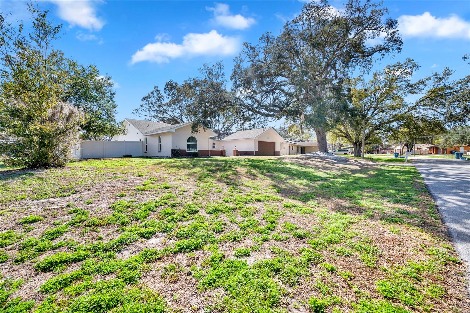 SPRING HILL - Residential