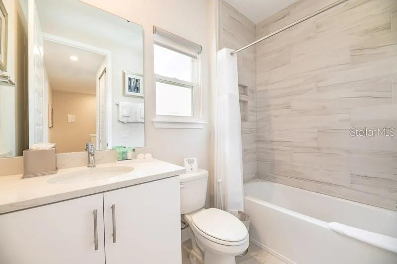 REUNION FAIRWAYS 17 & 18 PH 3 - Residential Lease