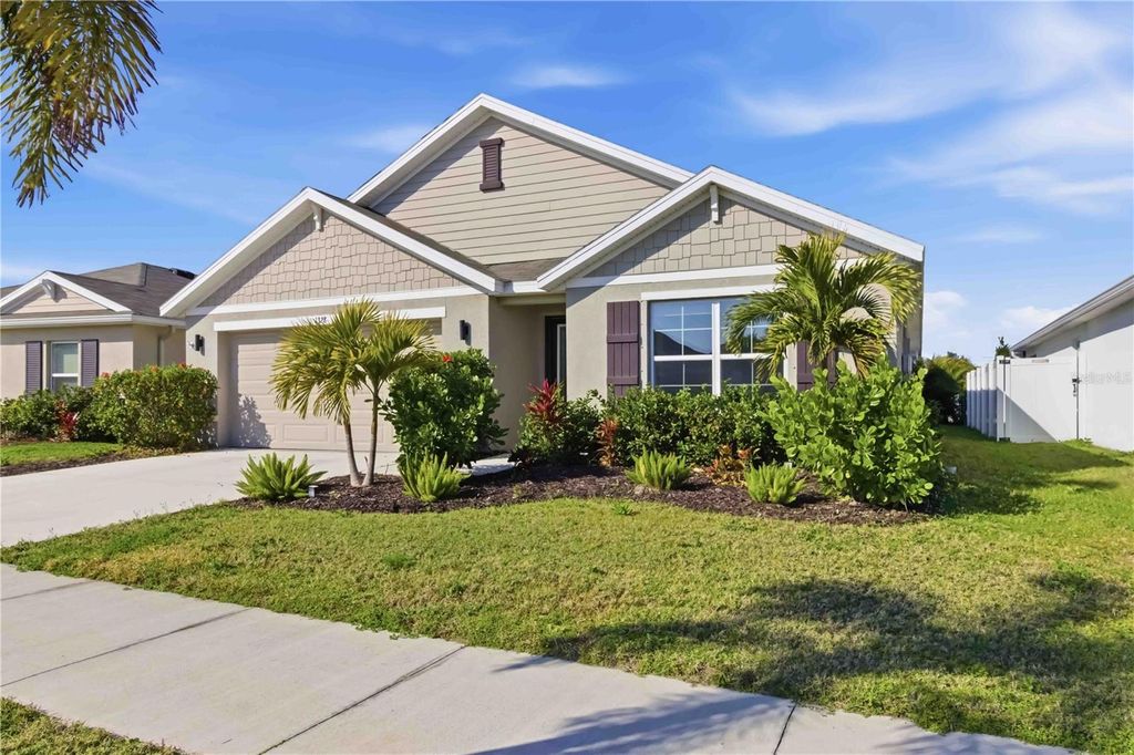 Photo of 1328 Ocean Spray Drive, Ruskin, FL 33570 (MLS # A4682633)