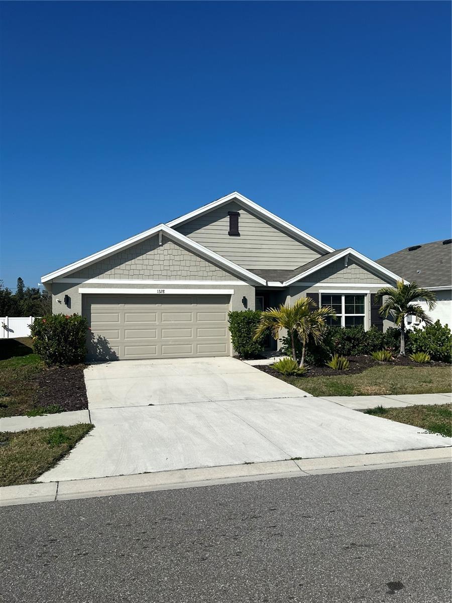 1328 OCEAN SPRAY DRIVE, RUSKIN, FL, 33570 3 1328 OCEAN SPRAY DRIVE
