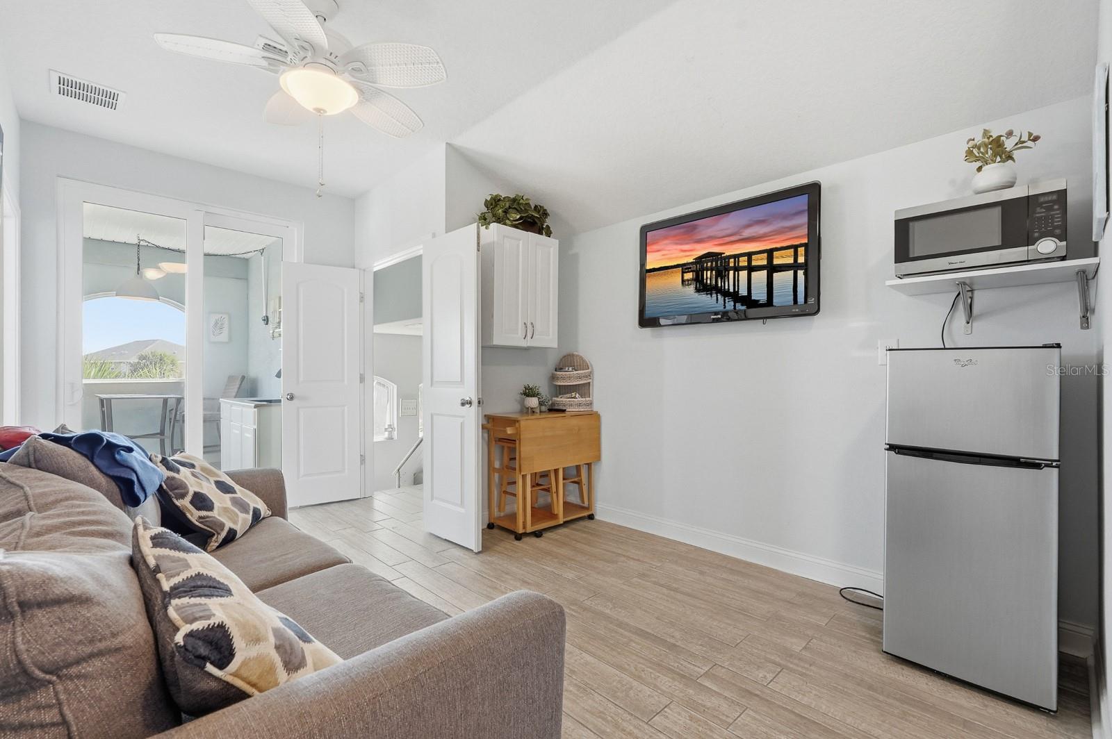 ORMOND BEACH PLAZA - Residential