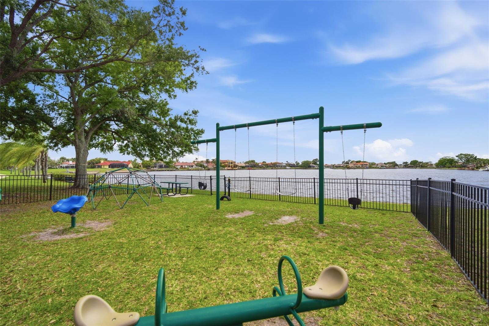 BAYSIDE KEY PH II - Residential