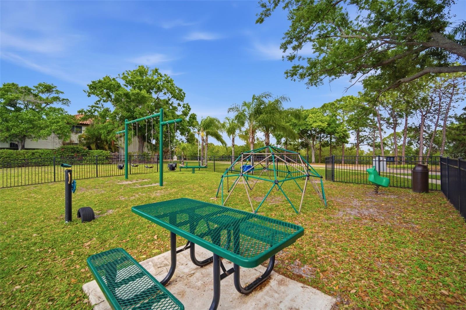 BAYSIDE KEY PH II - Residential