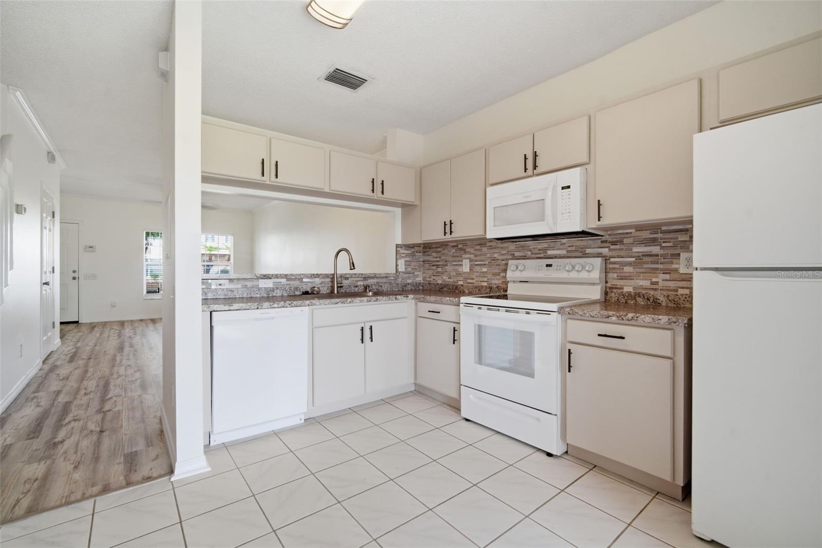 BAYSIDE KEY PH II - Residential