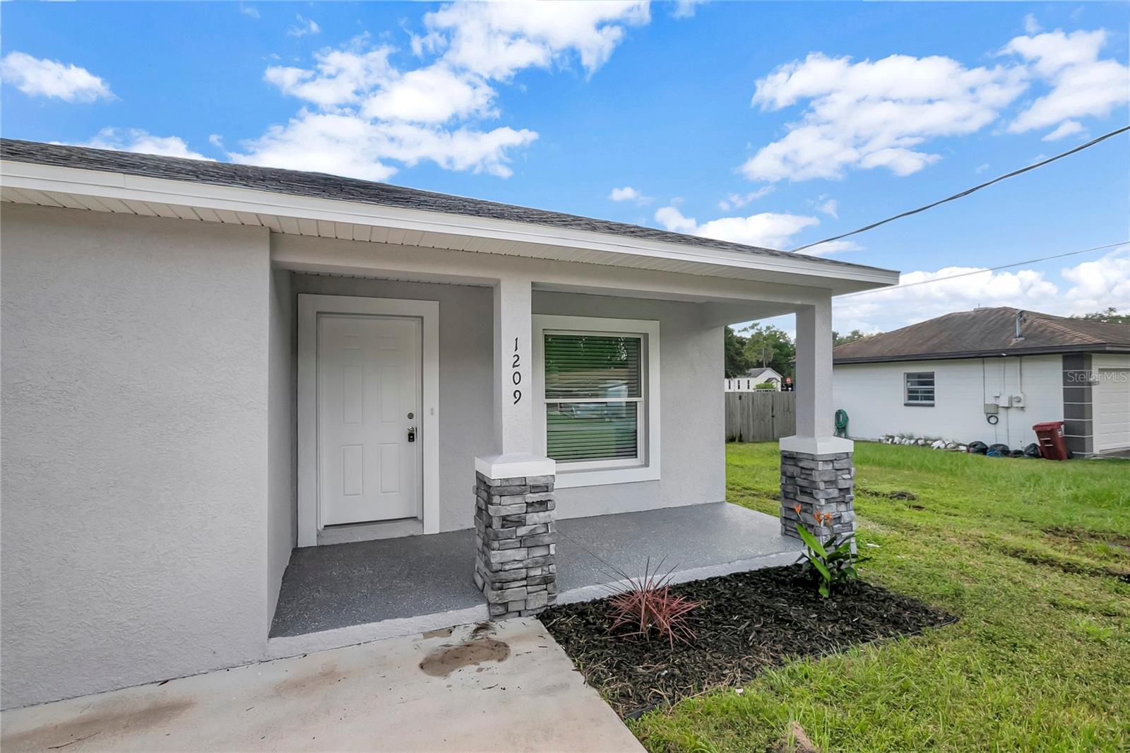 1209 E OHIO STREET