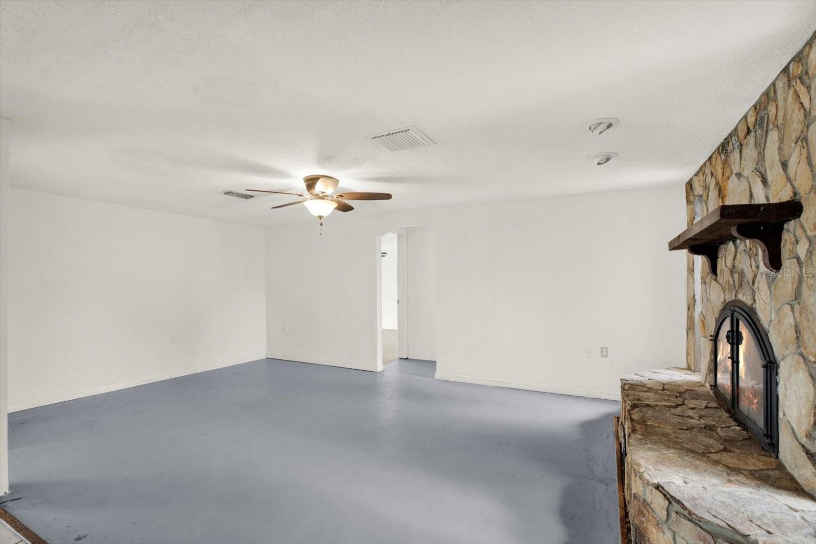 HOLIDAY LAKE ESTATES - Residential