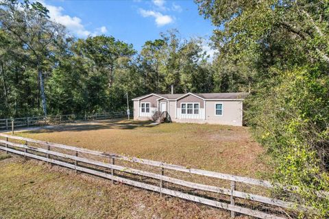 A home in DUNNELLON