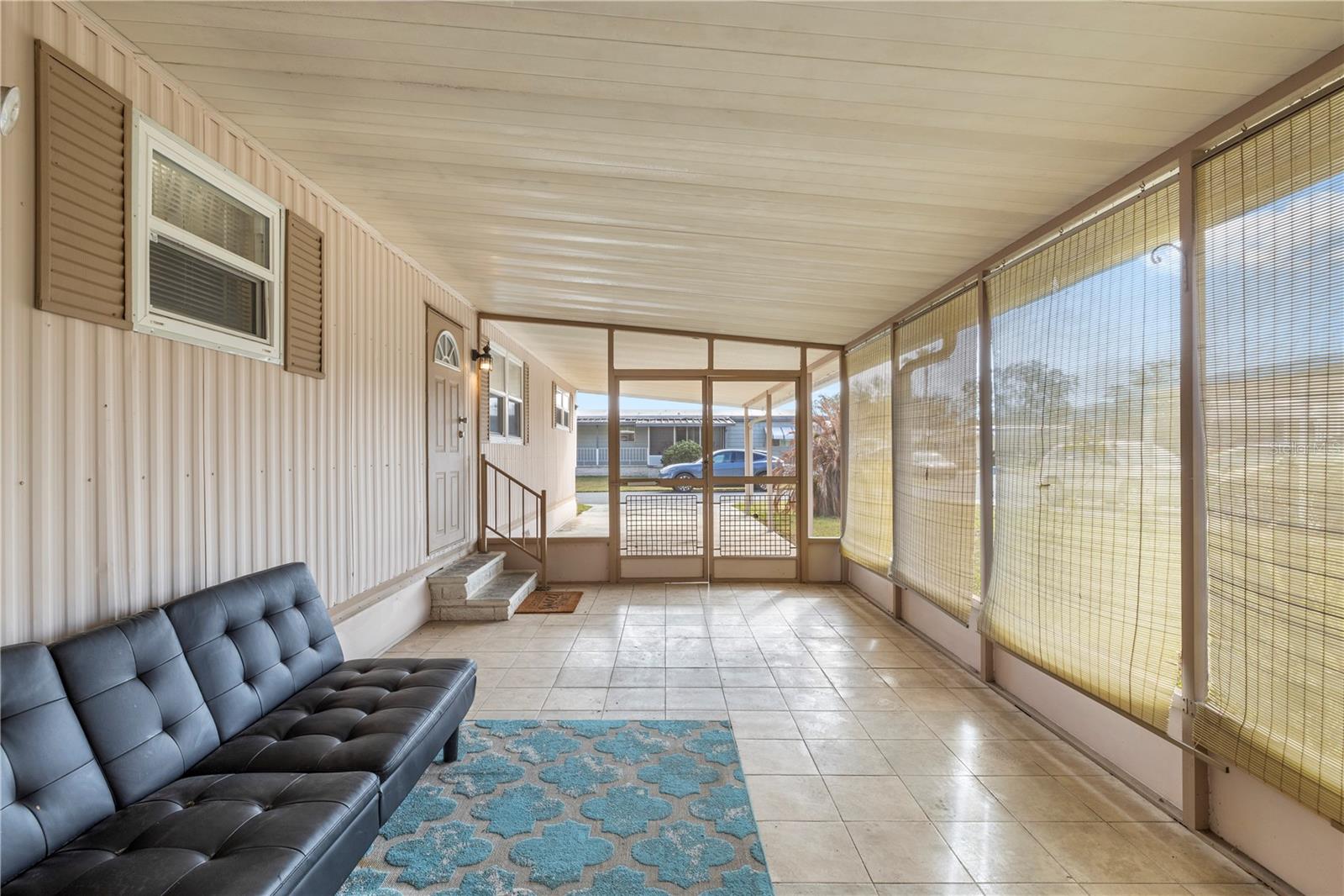 OAKS ROYAL MOBILE HOME SUB - Residential