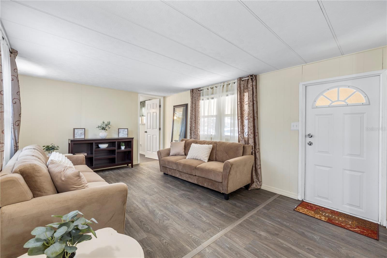 OAKS ROYAL MOBILE HOME SUB - Residential