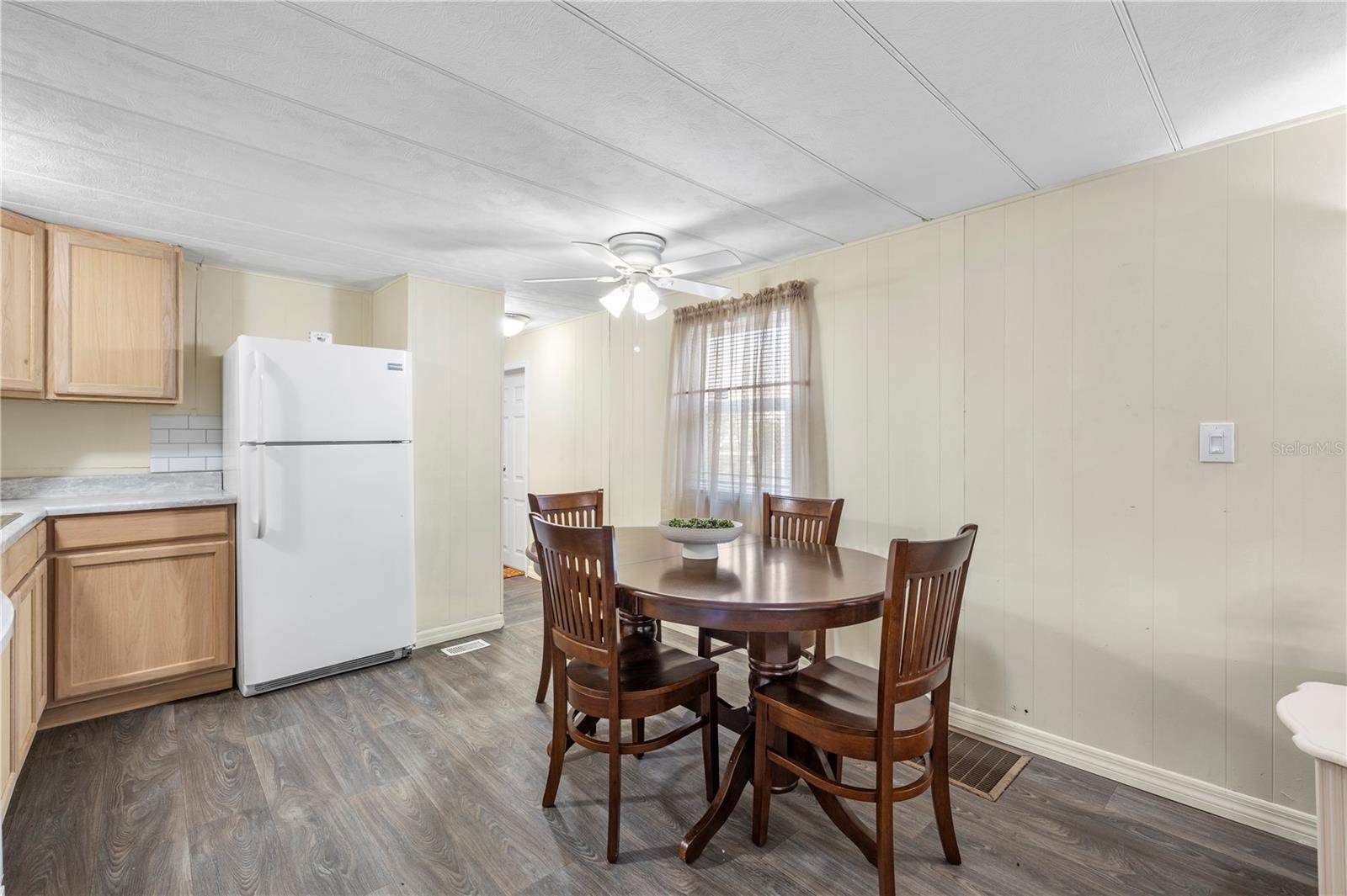 OAKS ROYAL MOBILE HOME SUB - Residential