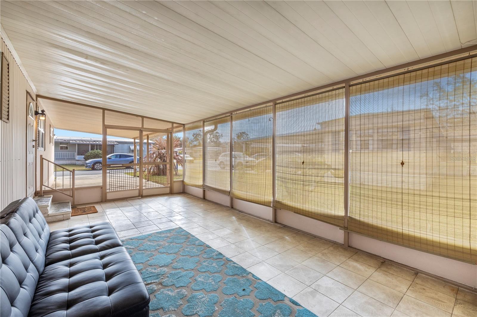 OAKS ROYAL MOBILE HOME SUB - Residential