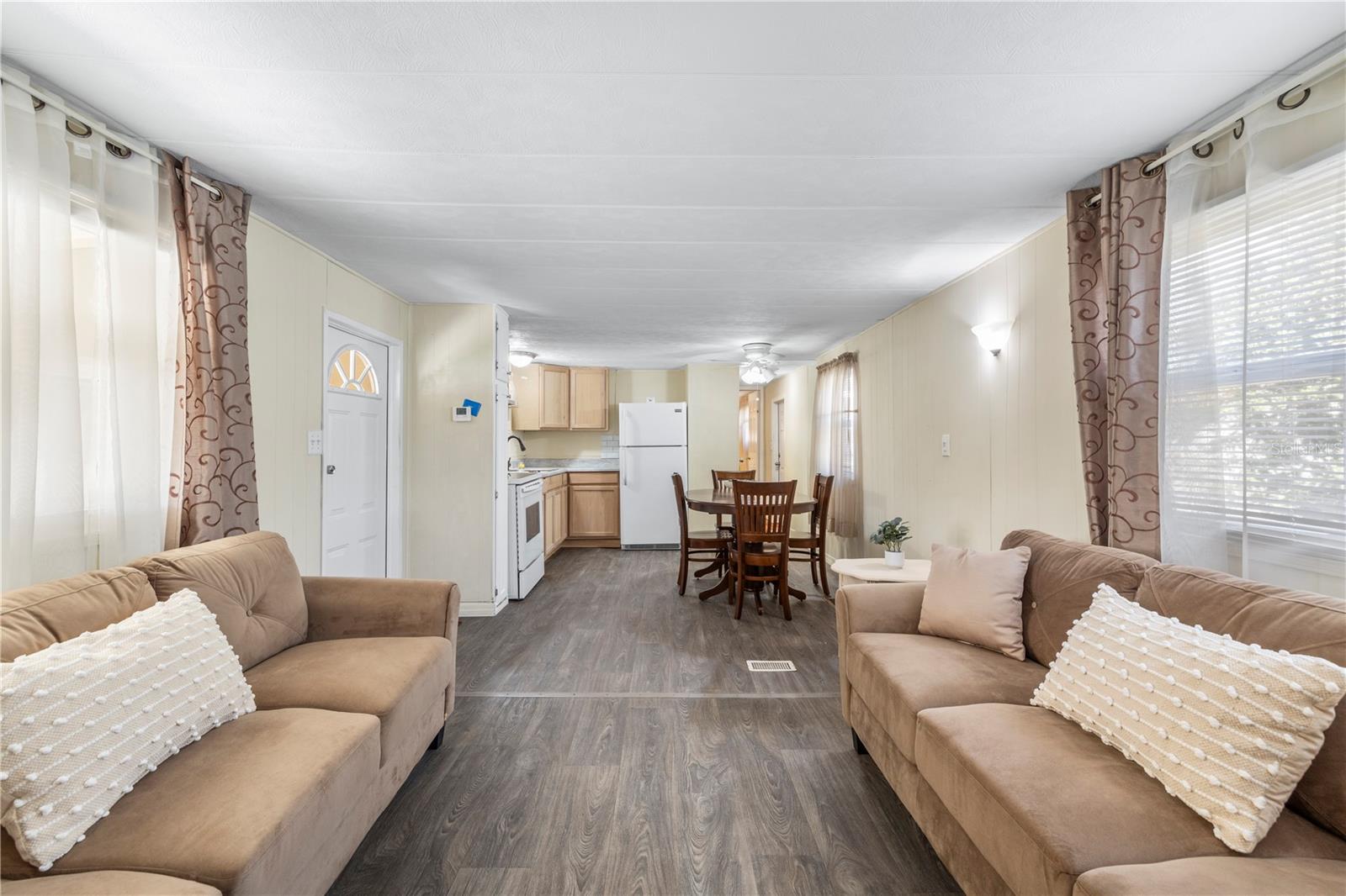 OAKS ROYAL MOBILE HOME SUB - Residential