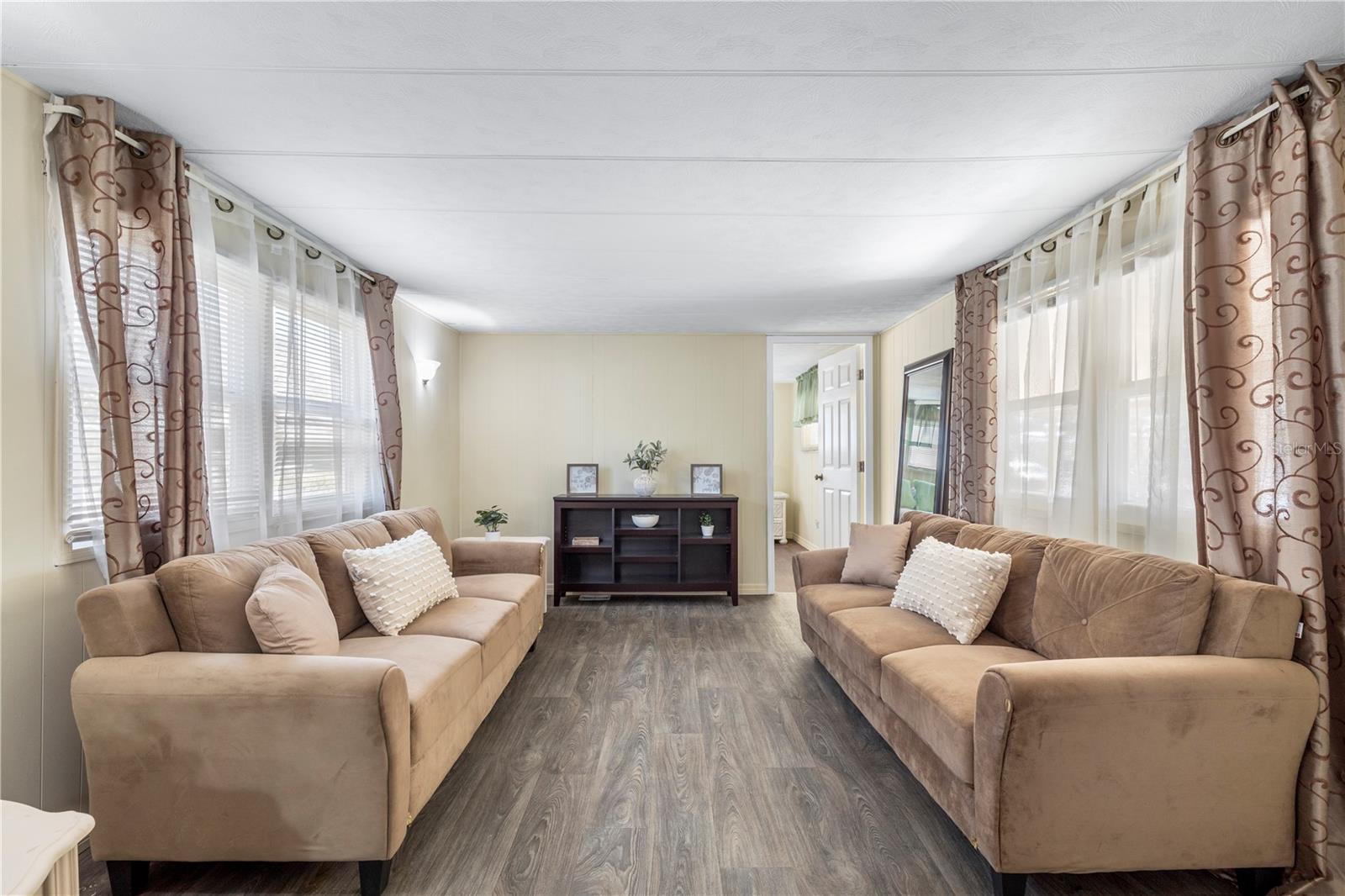 OAKS ROYAL MOBILE HOME SUB - Residential