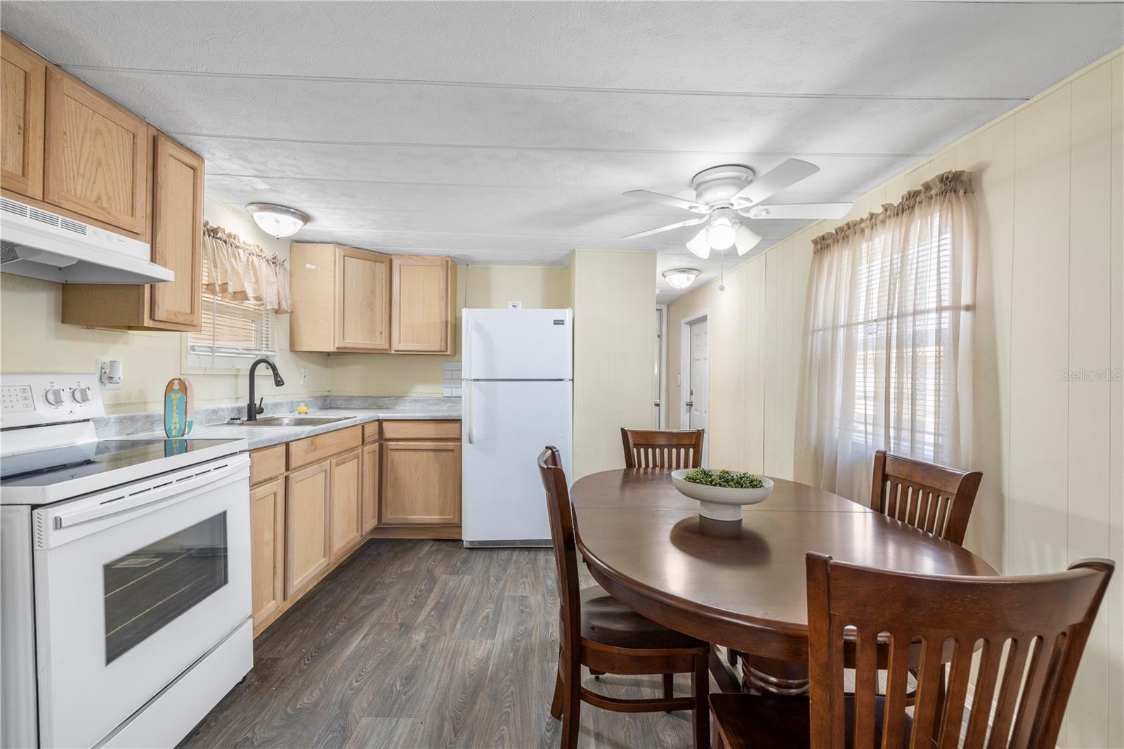 OAKS ROYAL MOBILE HOME SUB - Residential