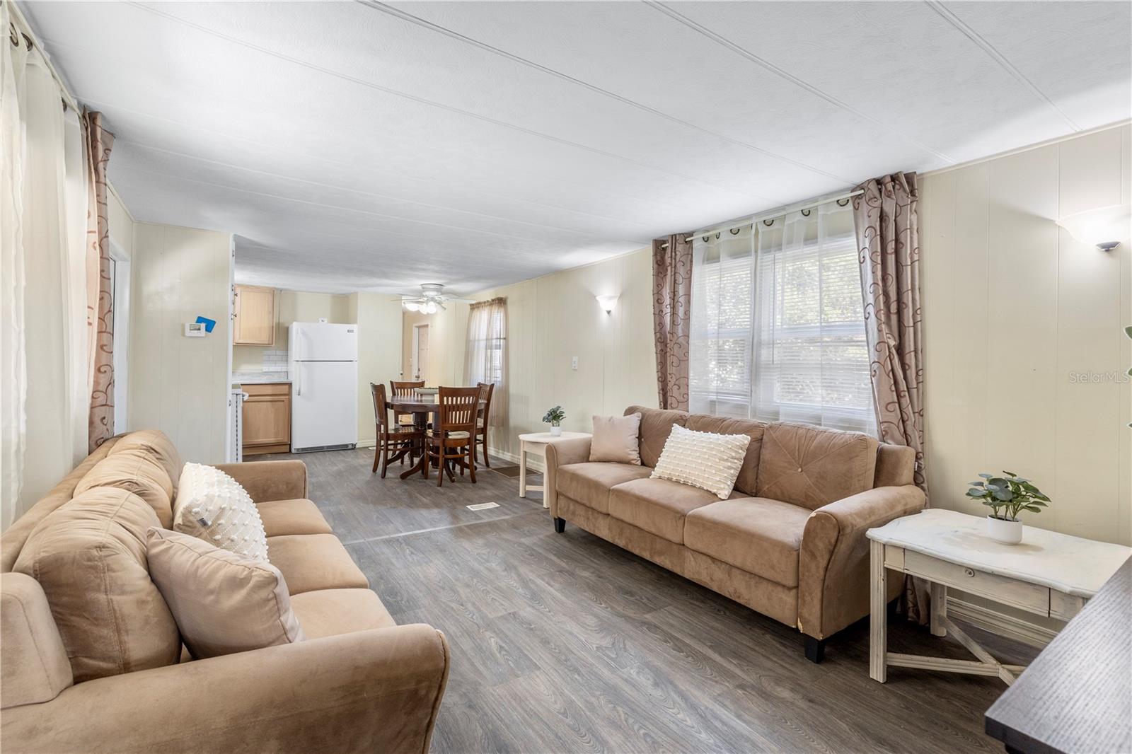 OAKS ROYAL MOBILE HOME SUB - Residential