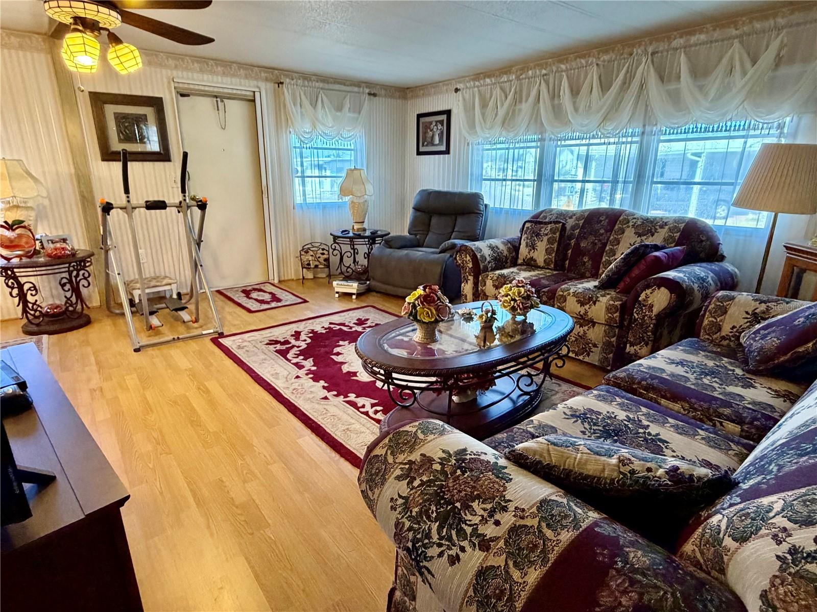 SUNSET PALMS UNREC - Residential