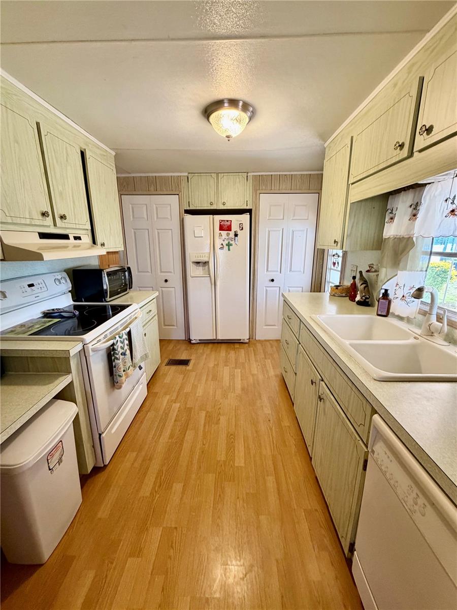 SUNSET PALMS UNREC - Residential