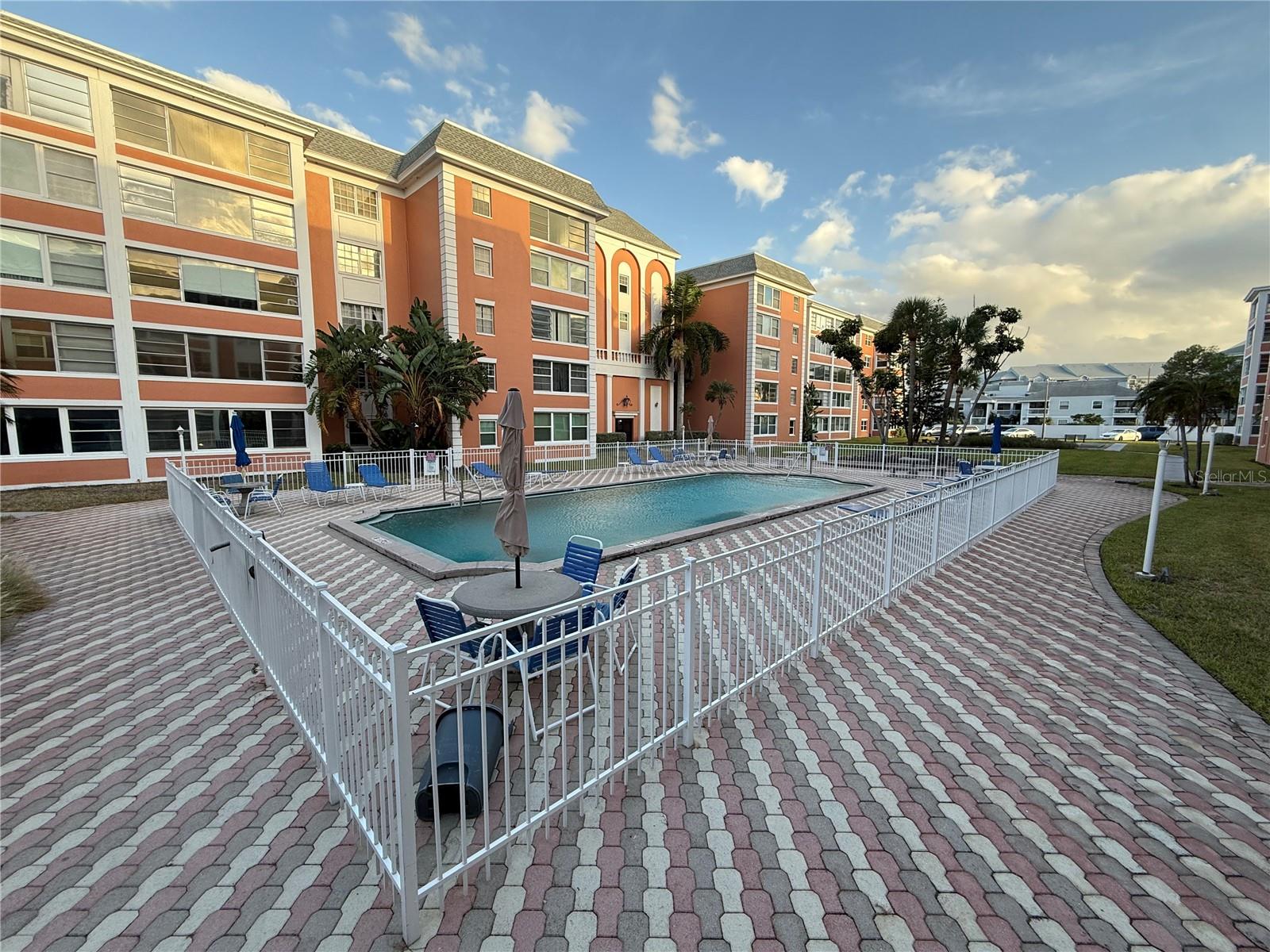 CROSSWINDS COLONY ONE CONDO - Residential