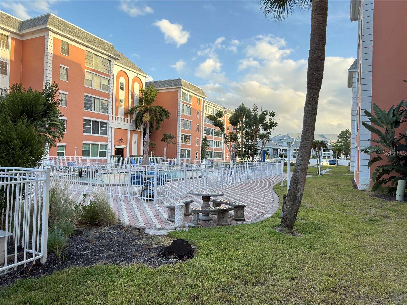 CROSSWINDS COLONY ONE CONDO - Residential