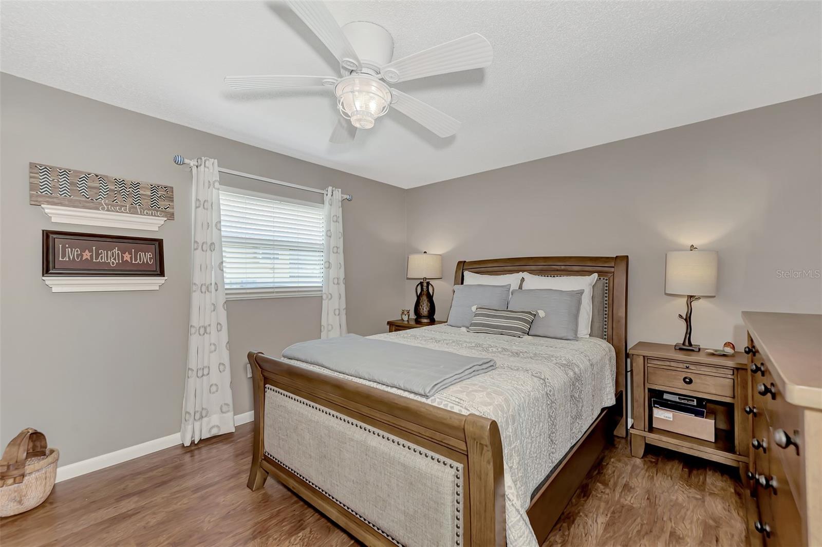 ENGLEWOOD ISLES SUB - Residential