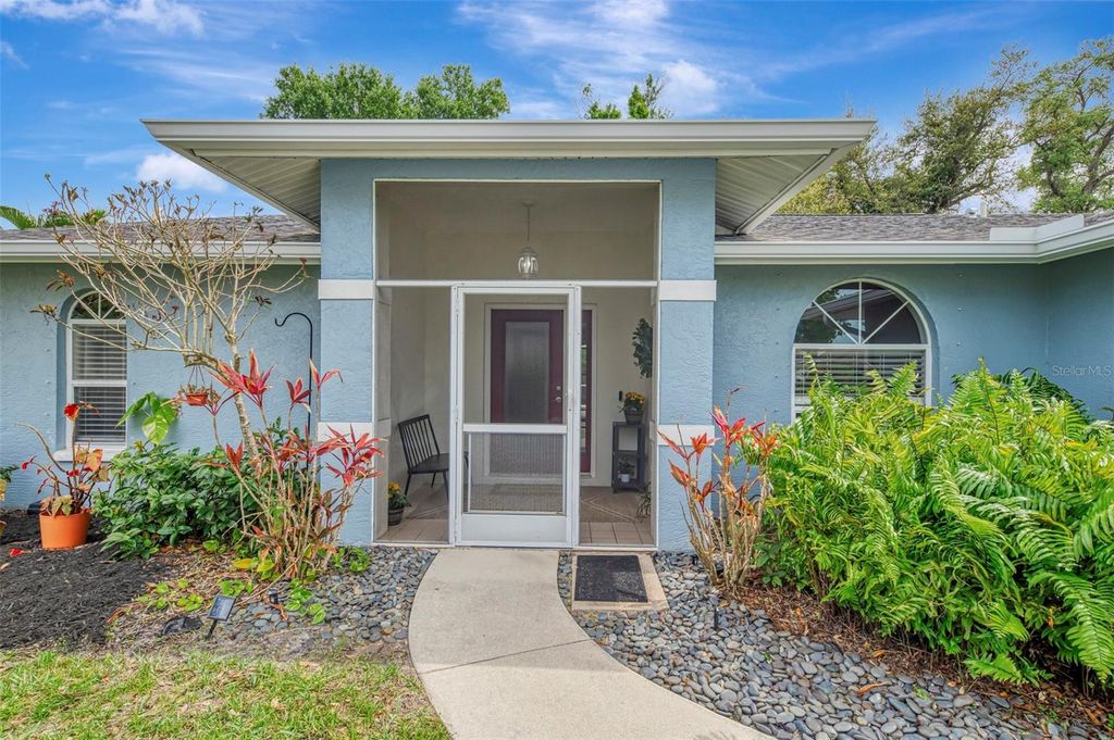 Photo of 504 Cedarwood Lane, Venice, FL 34293 (MLS # N6143542)