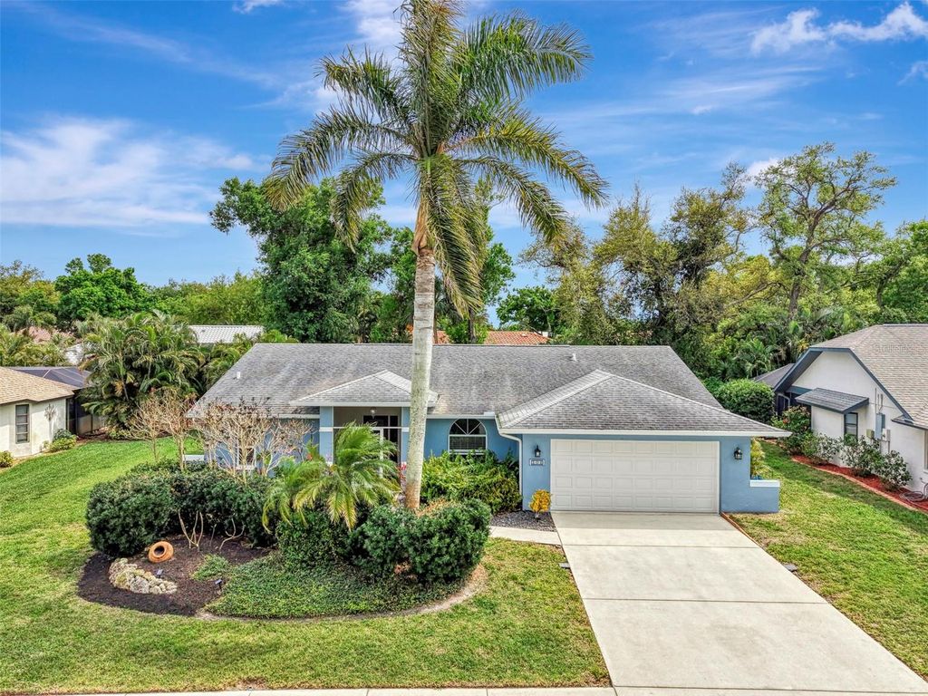 Photo of 504 Cedarwood Lane, Venice, FL 34293 (MLS # N6143542)