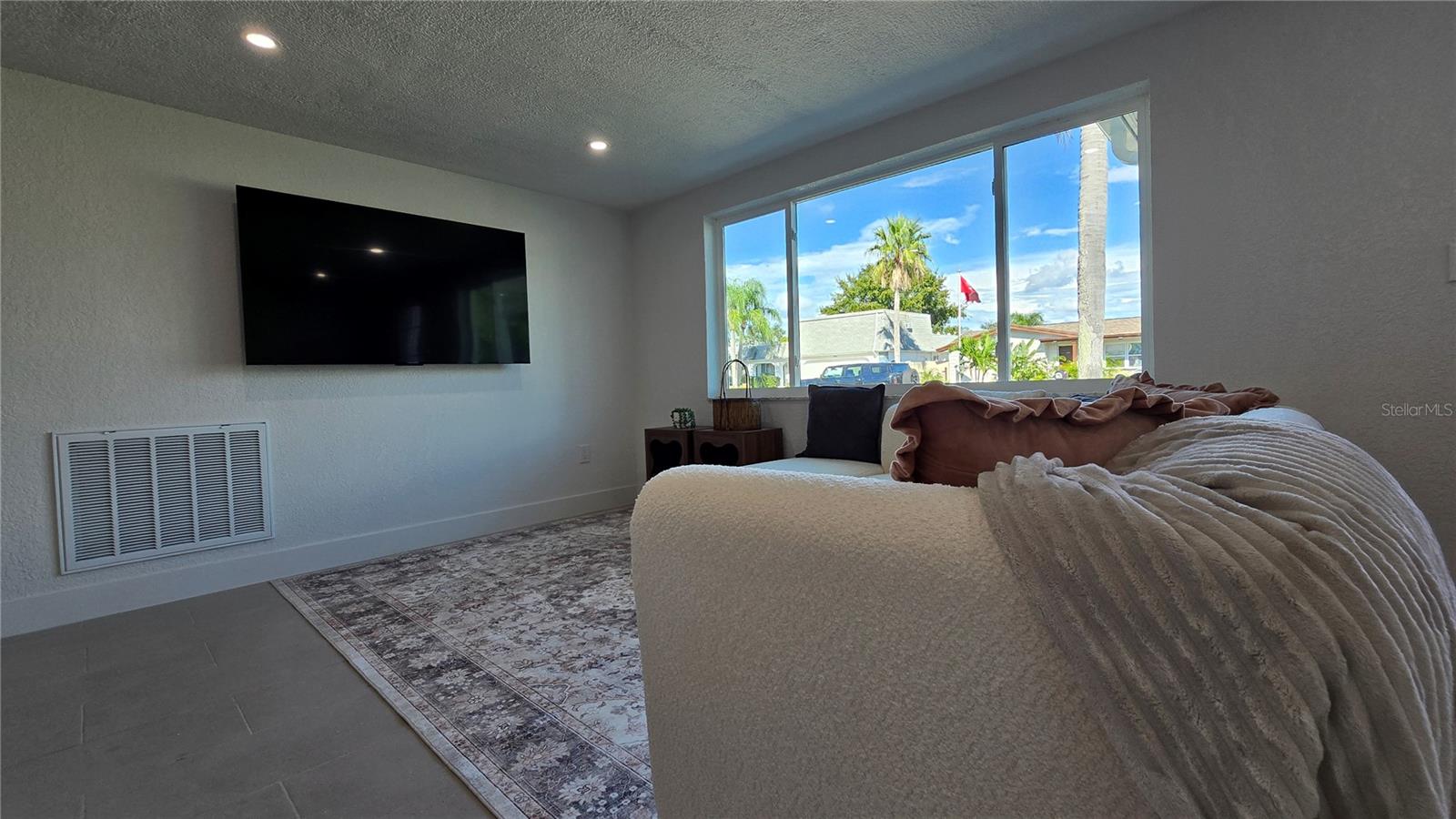 BEACON SQUARE - Residential
