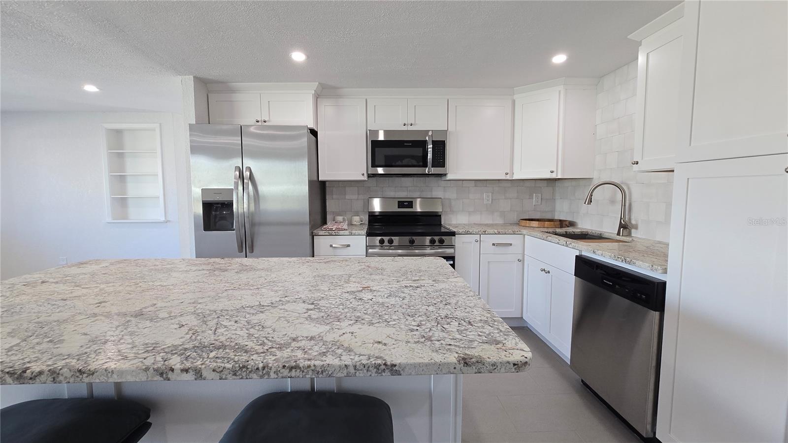 BEACON SQUARE - Residential
