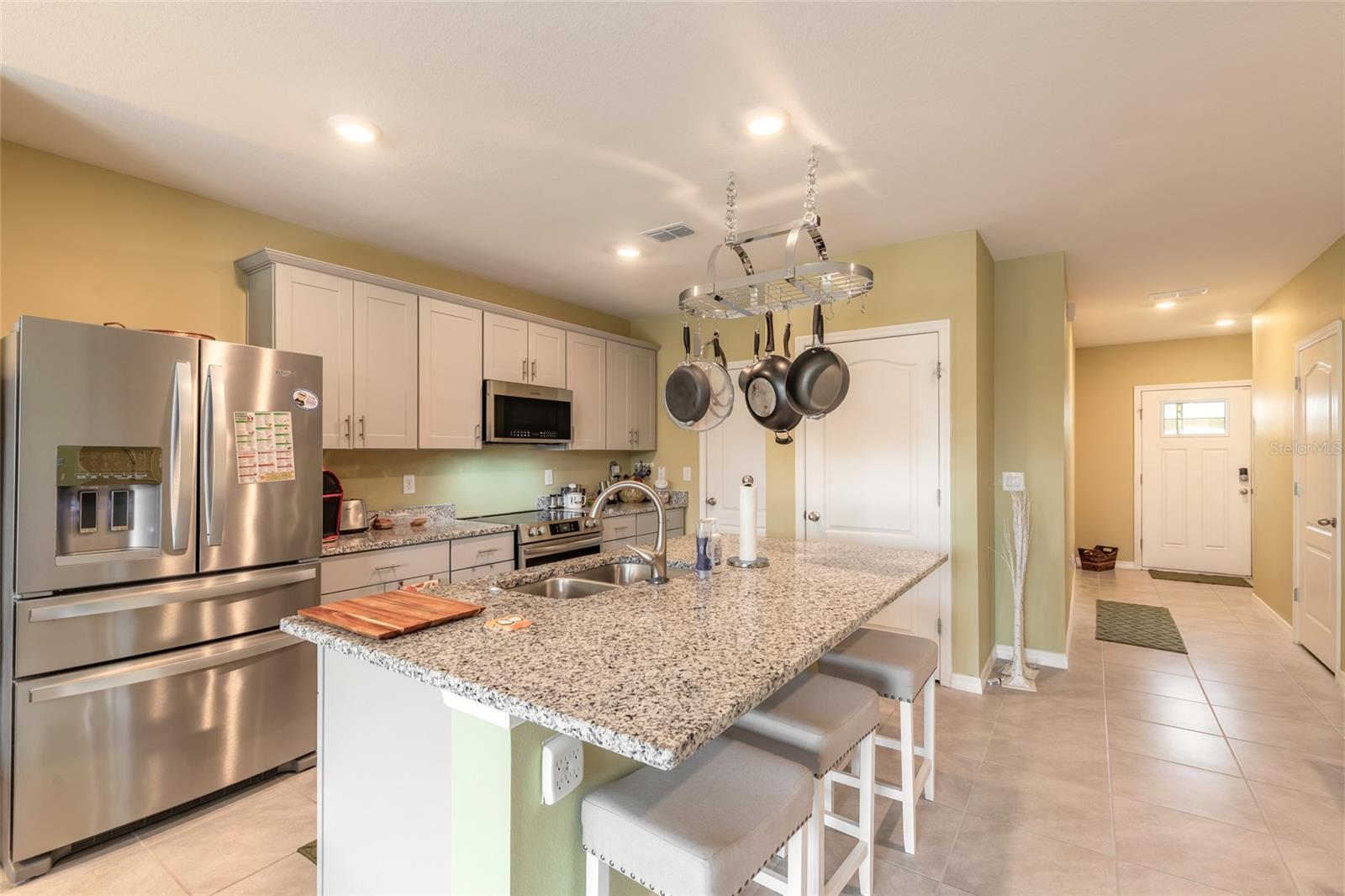 84 BELLA LAGO CIRCLE