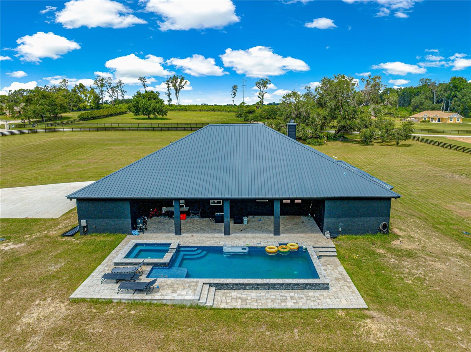 MANOR HILL ESTATE - Residential