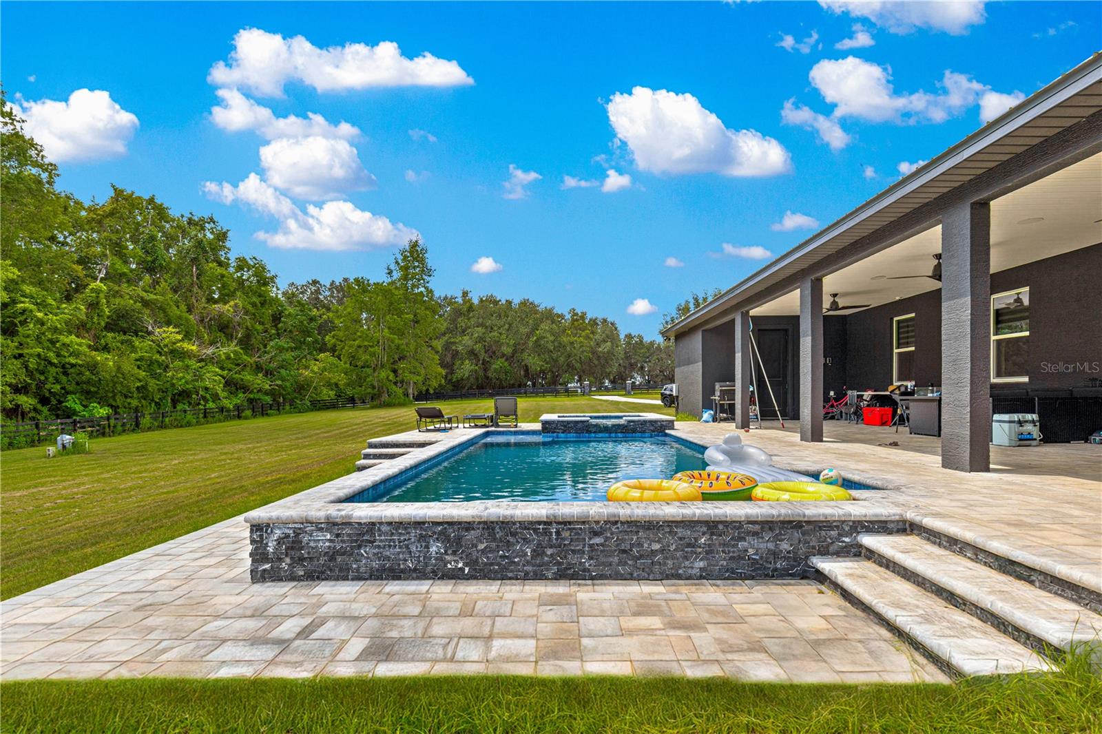 MANOR HILL ESTATE - Residential