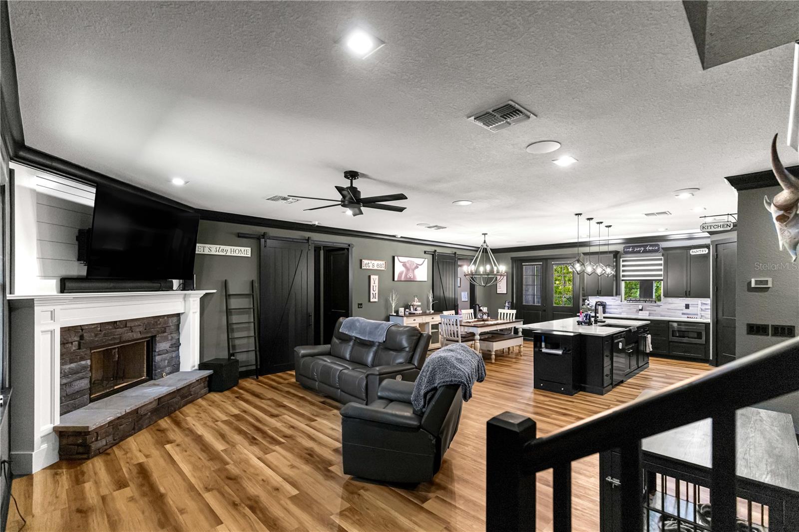 MANOR HILL ESTATE - Residential