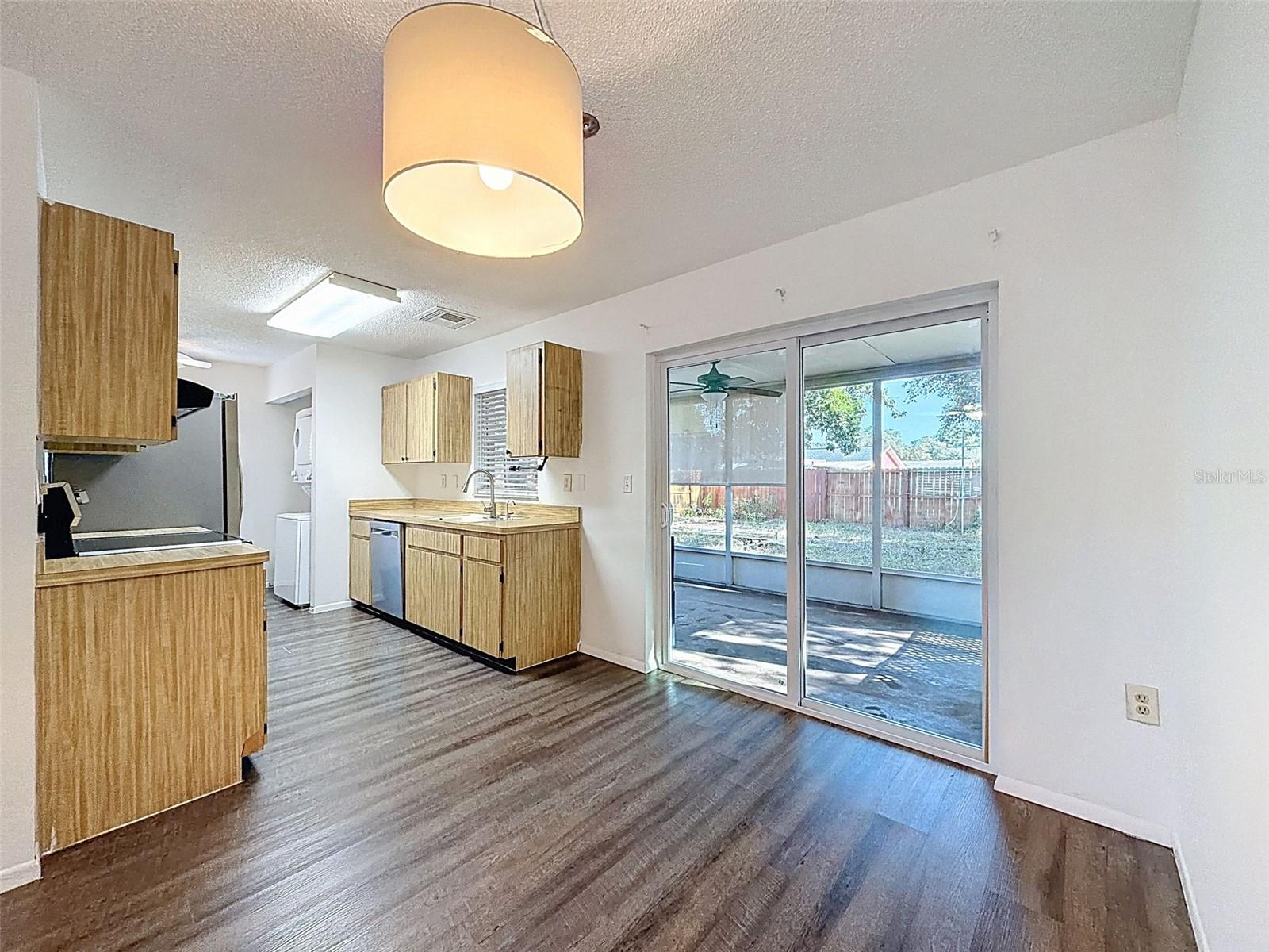 PALM LAKE - Residential