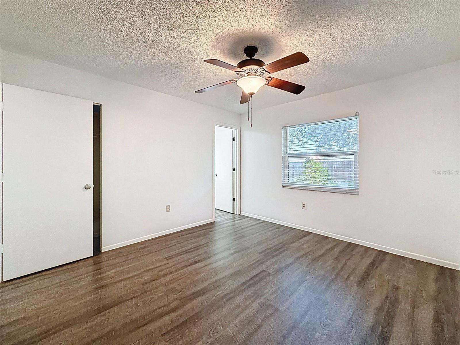 PALM LAKE - Residential