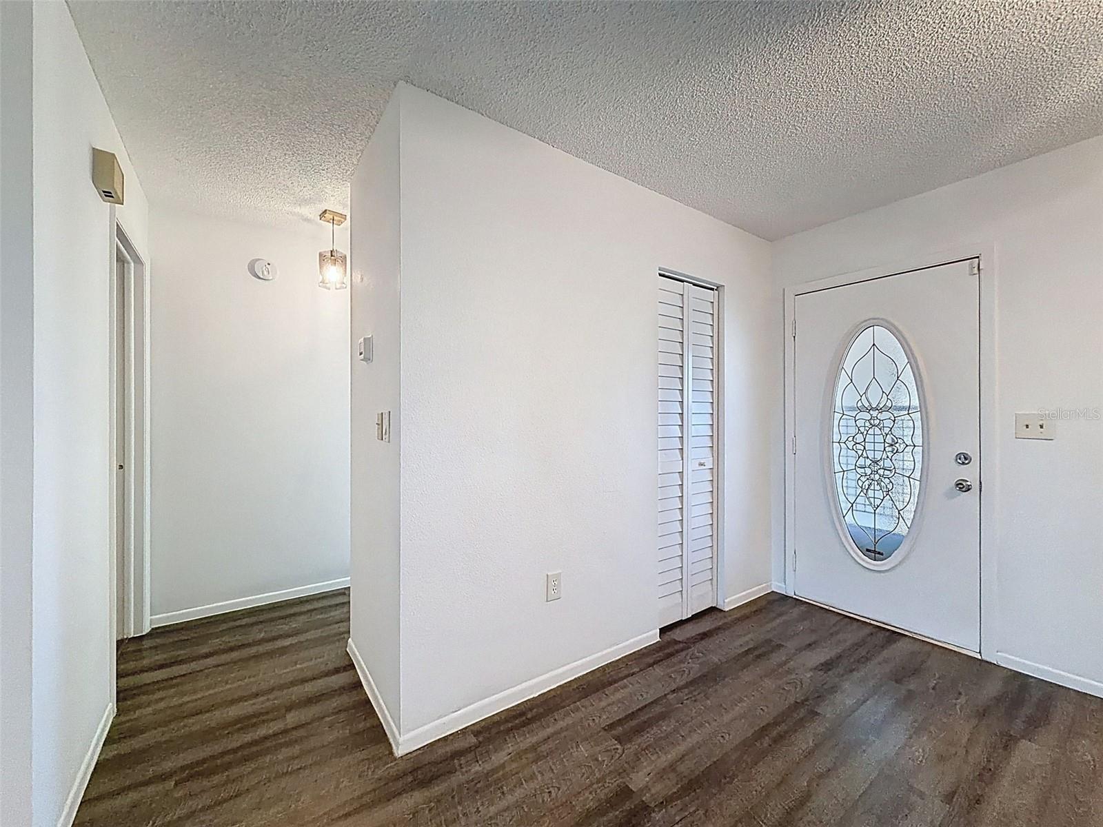 PALM LAKE - Residential