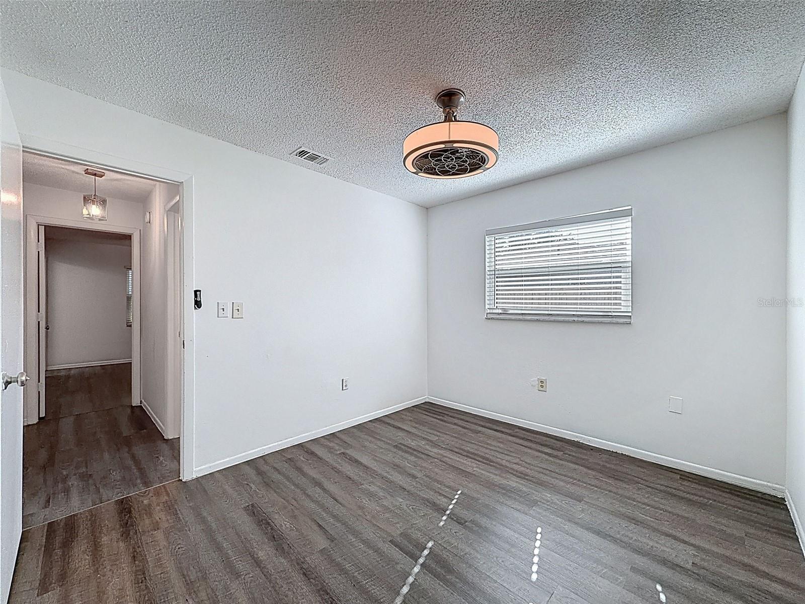 PALM LAKE - Residential