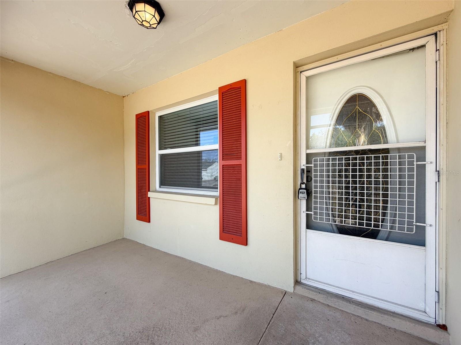 PALM LAKE - Residential