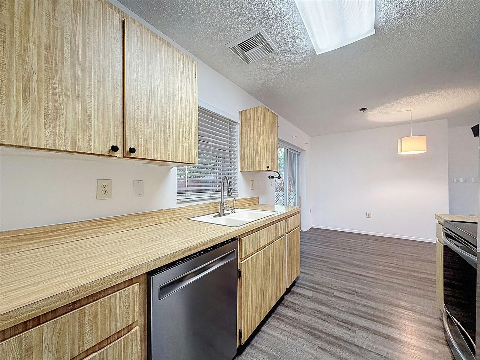 PALM LAKE - Residential