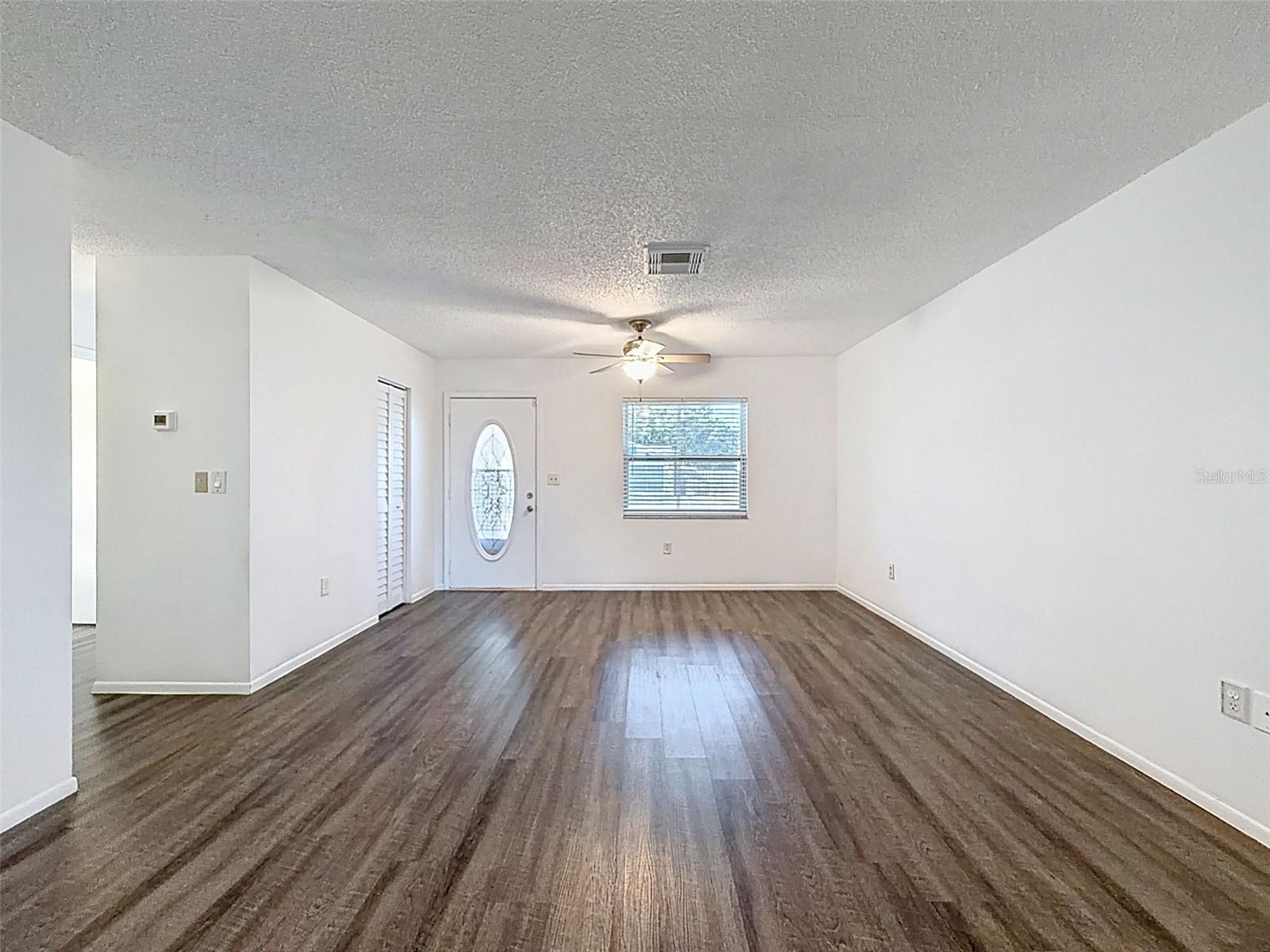 PALM LAKE - Residential