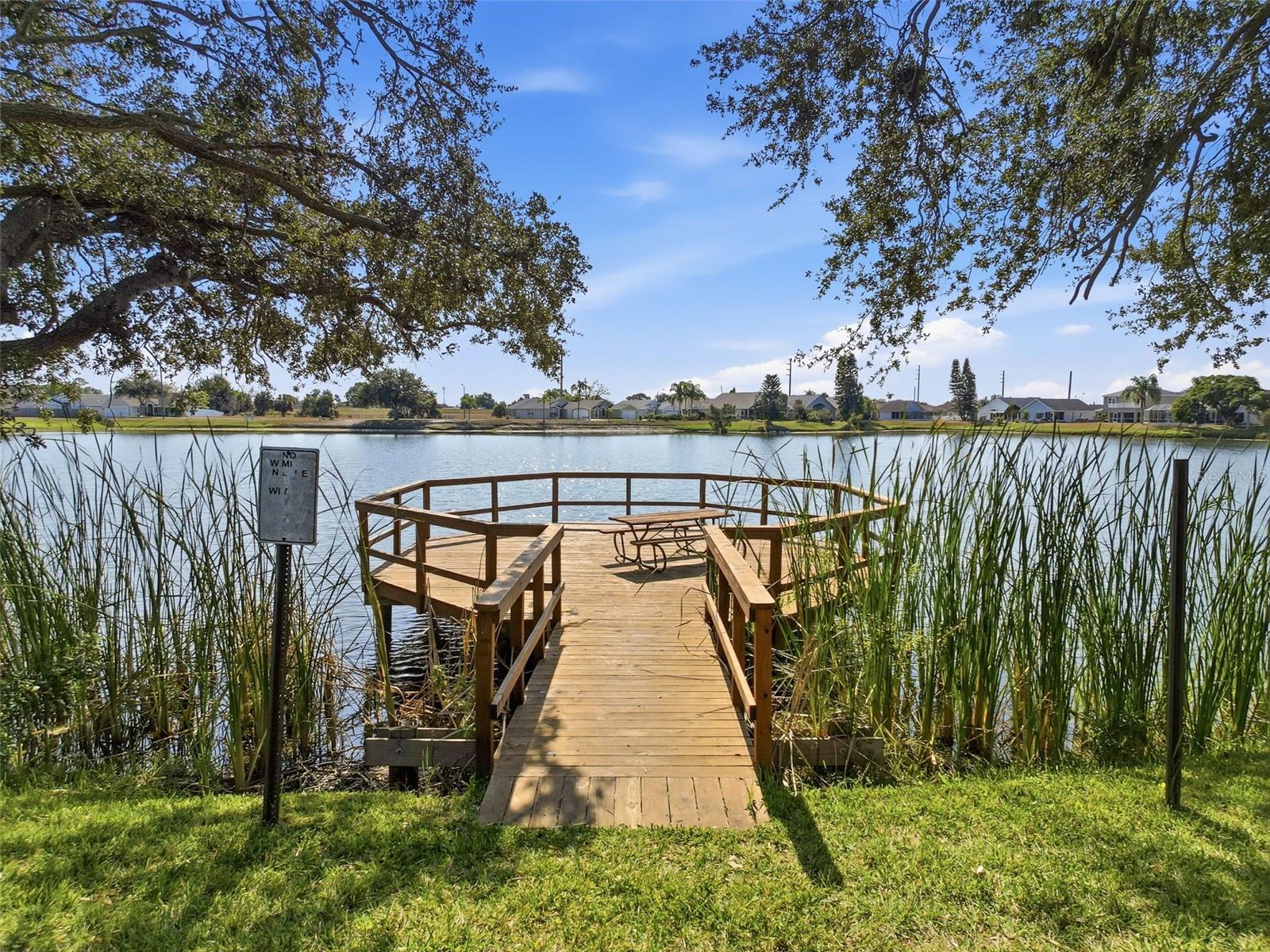 PALM LAKE - Residential