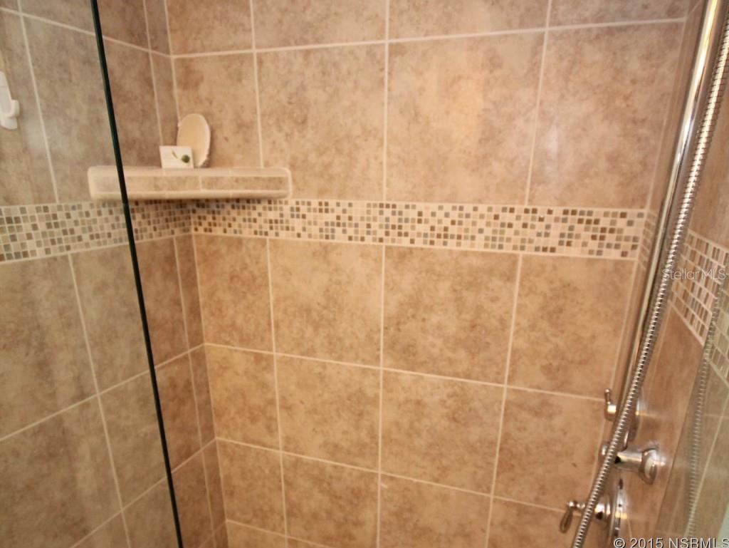 Erroll Sea Condo - Residential