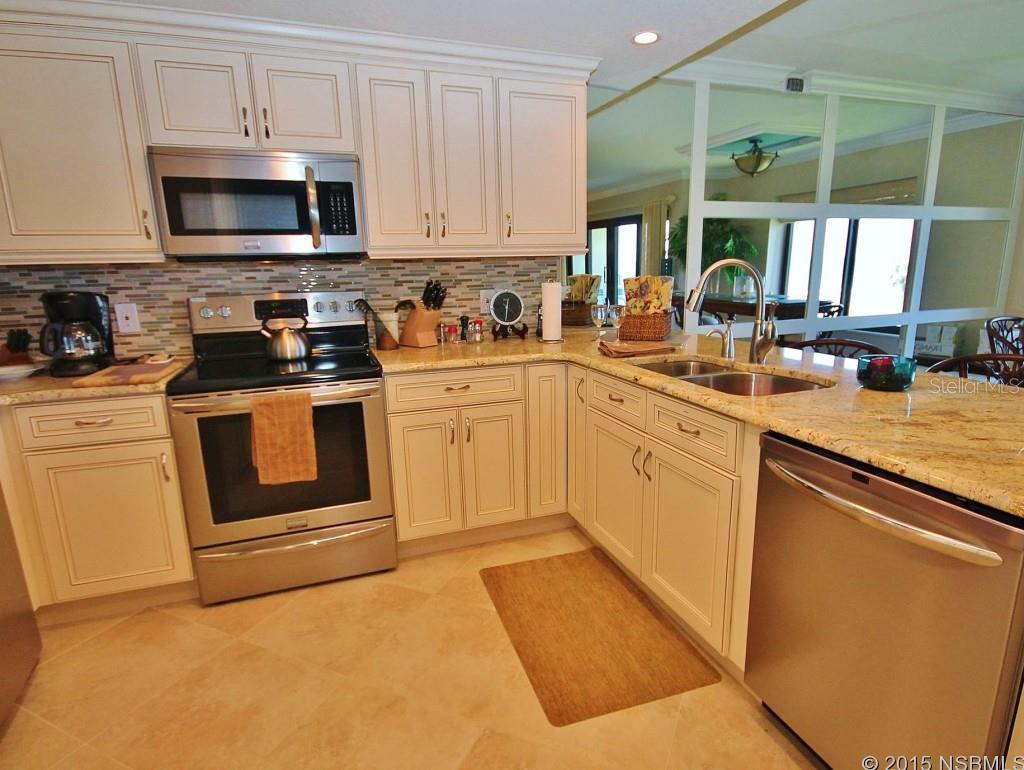 Erroll Sea Condo - Residential