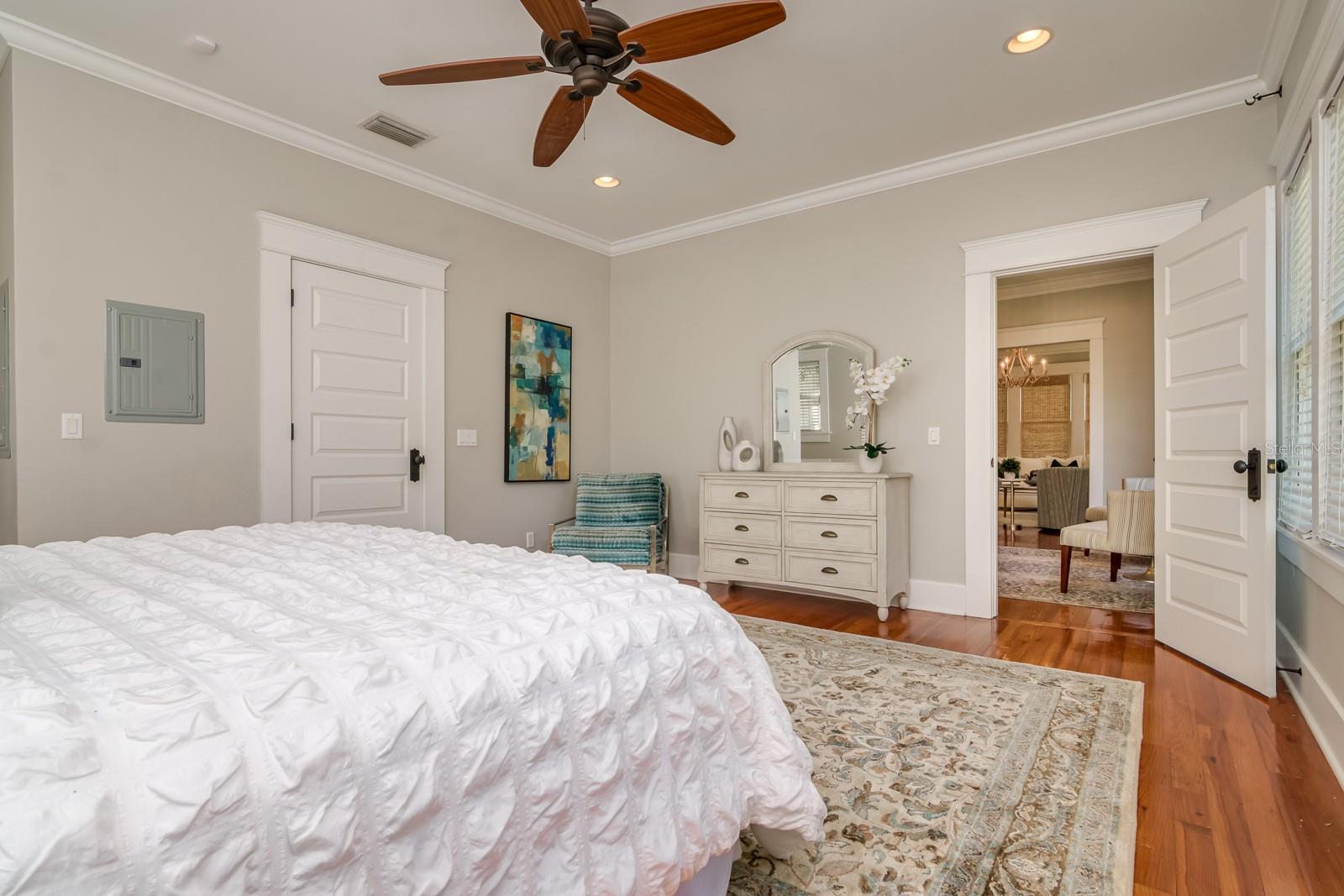 HYDE PARK WEST - Residential