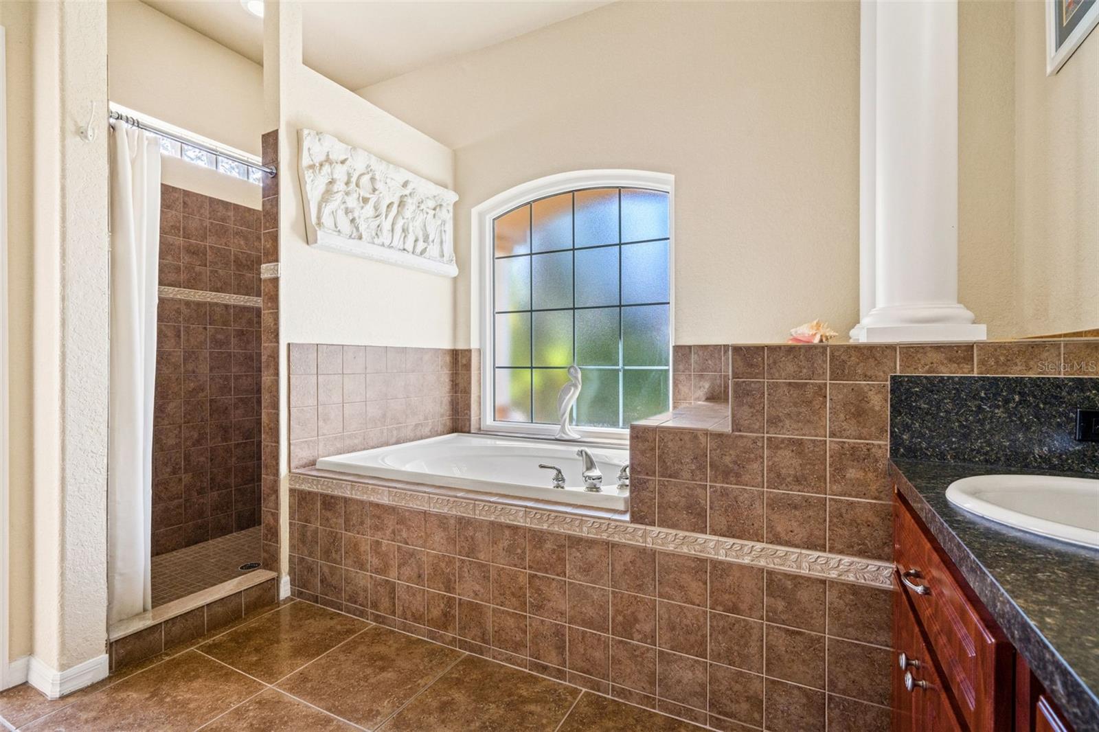 ENCLAVE OF WOODLAND WATERS,THE - Residential