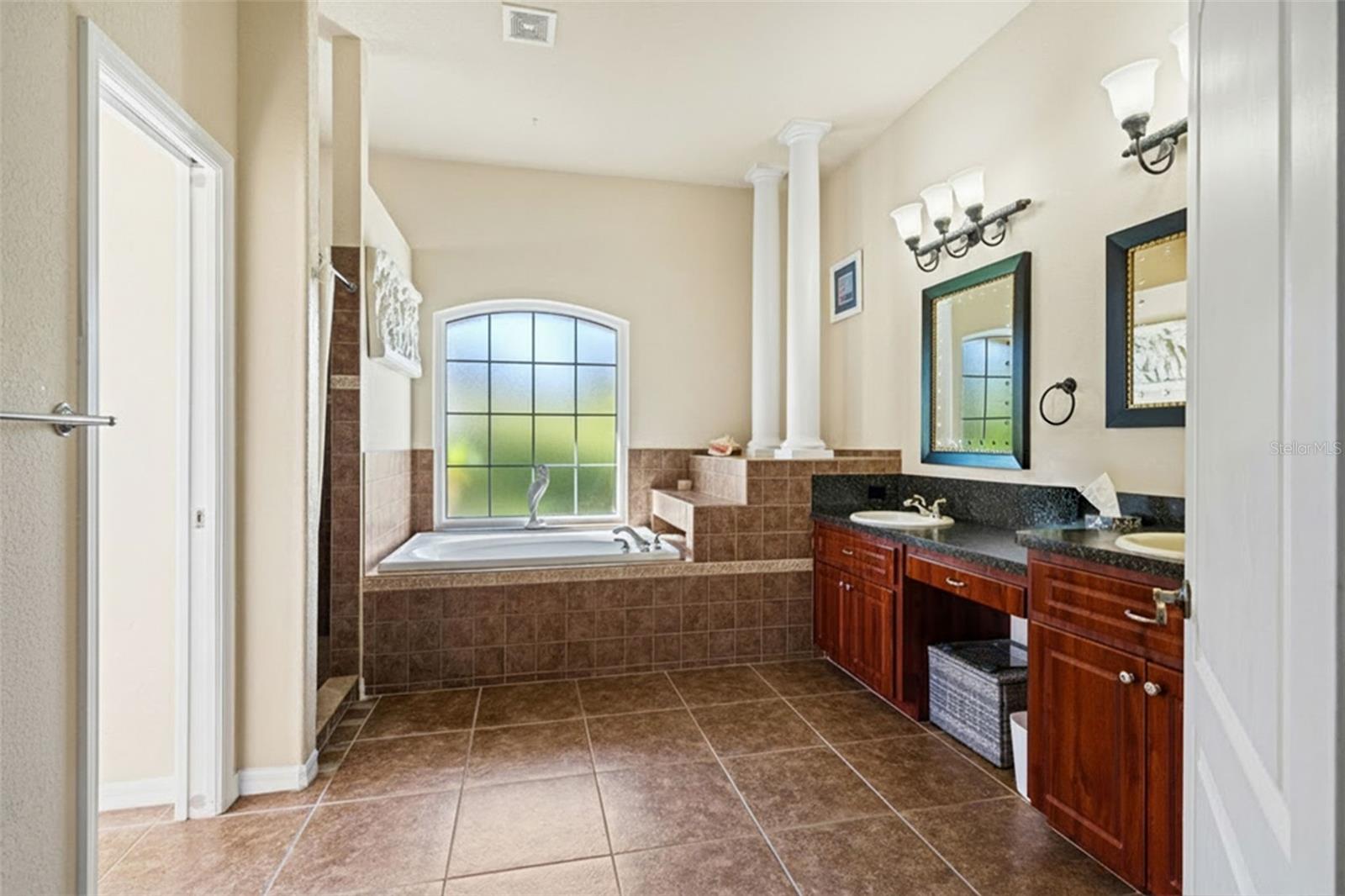 ENCLAVE OF WOODLAND WATERS,THE - Residential