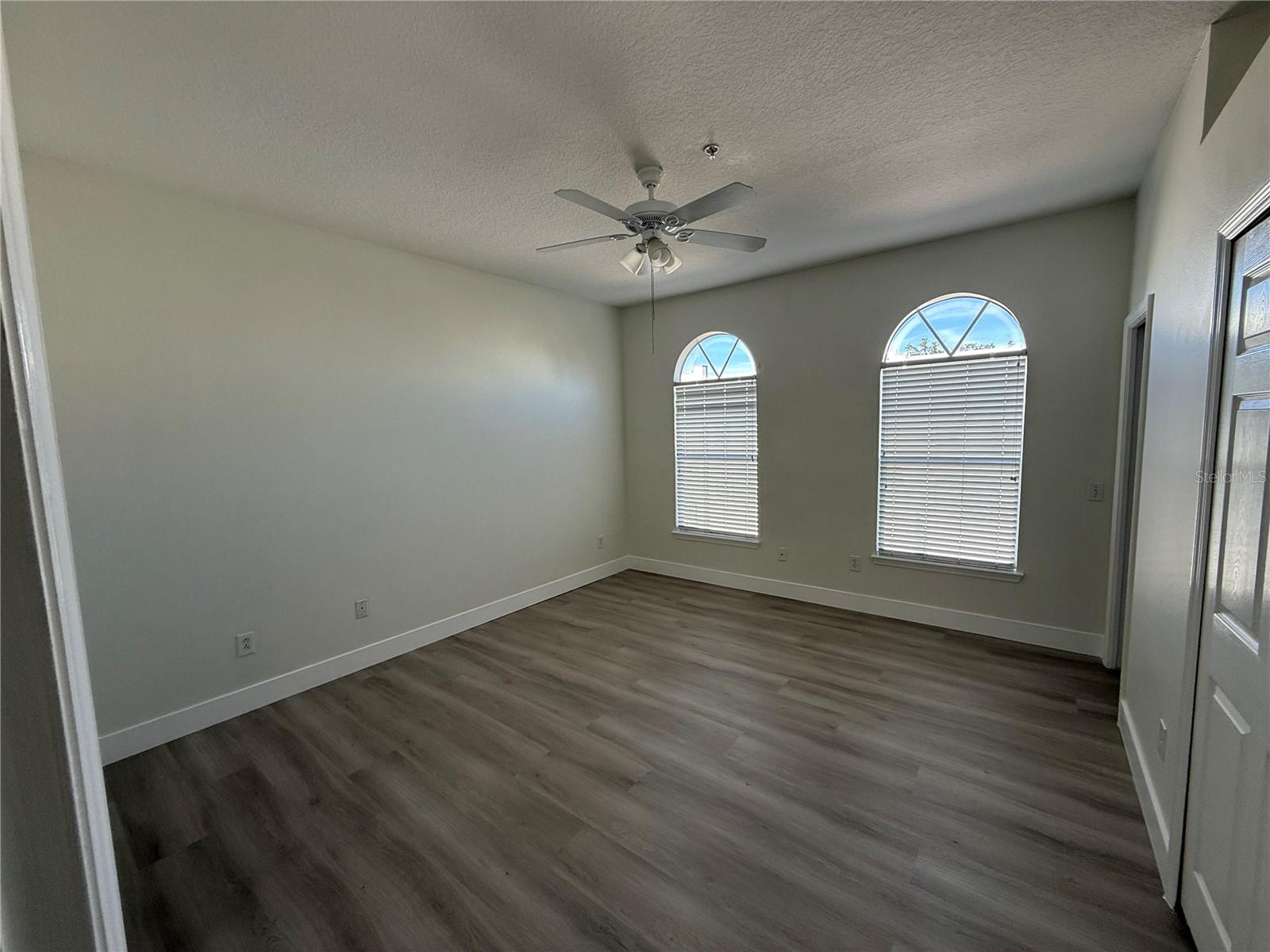 VILLAS OF TOSCANA TWNHMS - Residential Lease