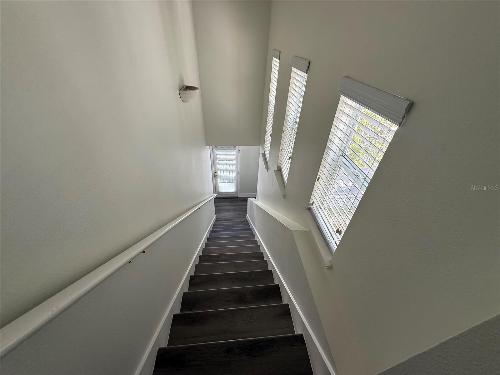 VILLAS OF TOSCANA TWNHMS - Residential Lease