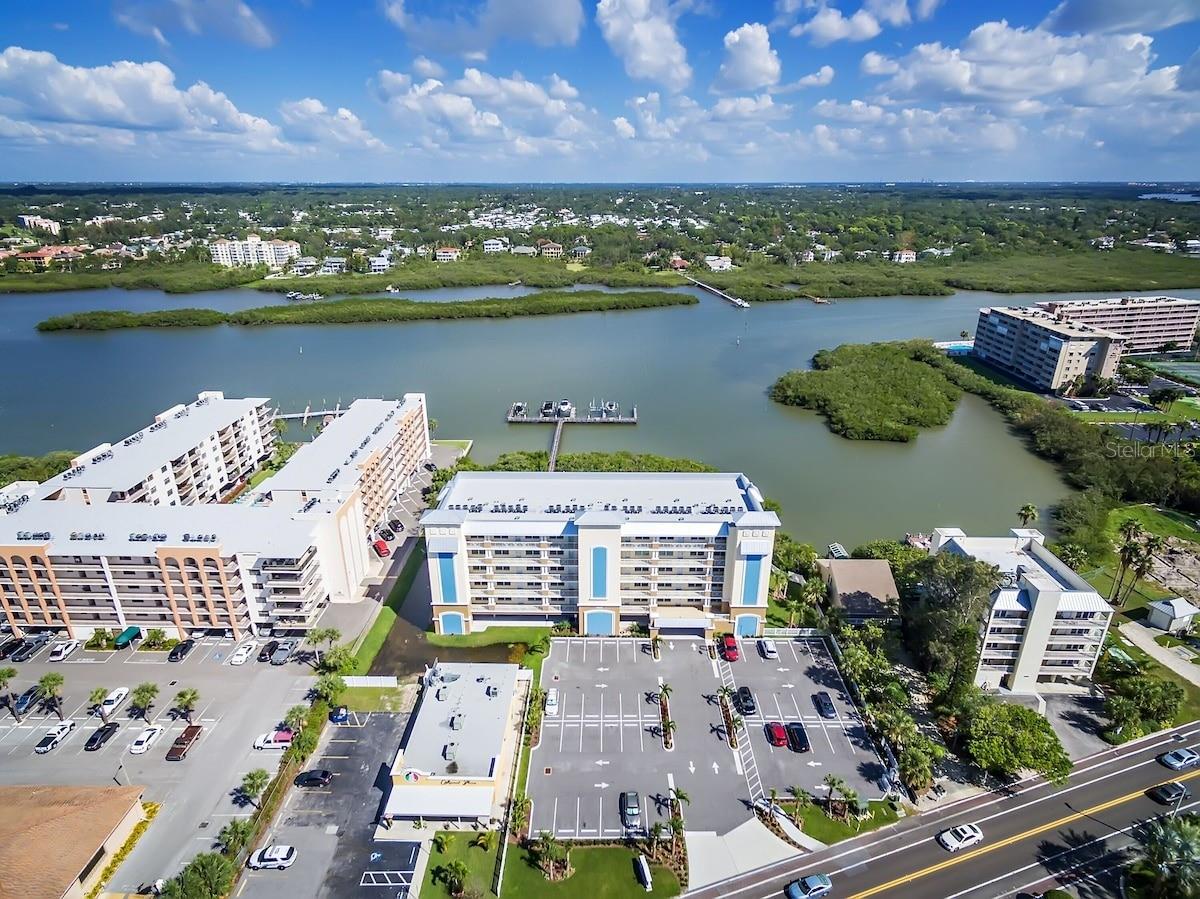 DOLPHIN KEY CONDO - Residential