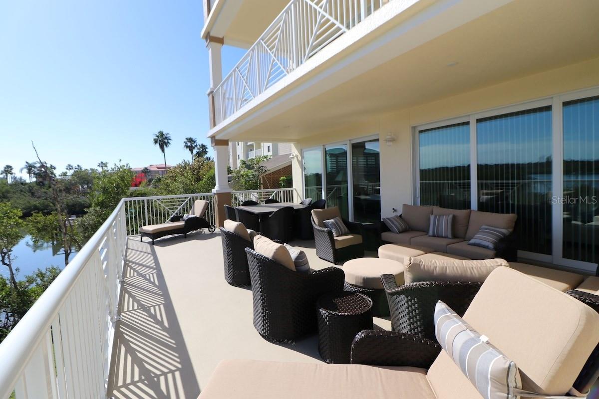 DOLPHIN KEY CONDO - Residential